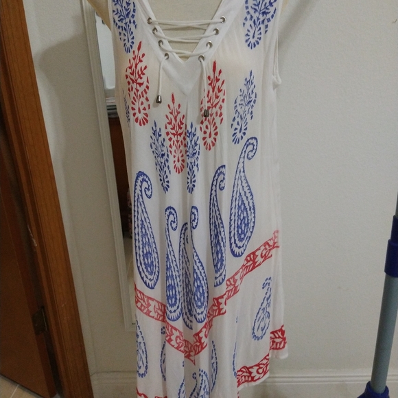 Dress - Picture 3 of 3